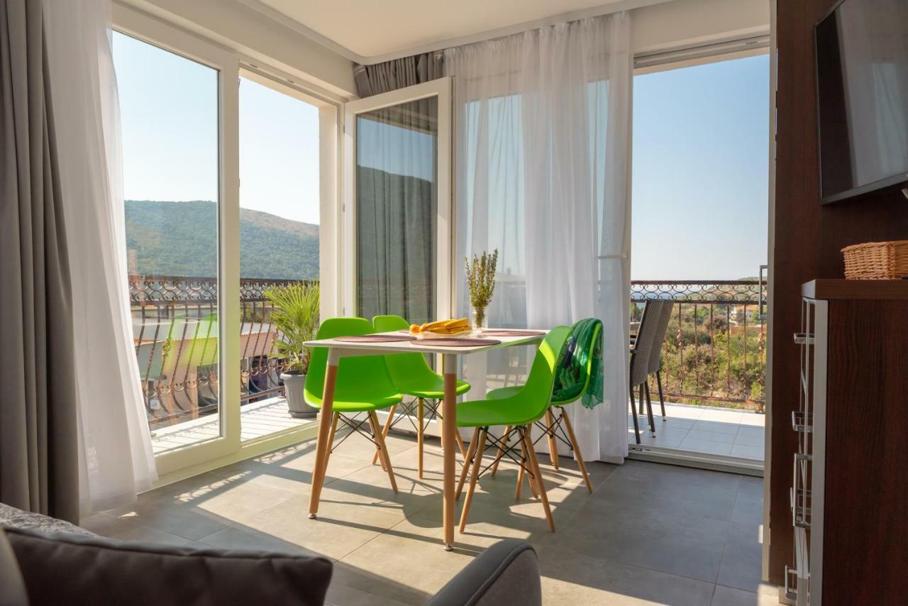 Apartmani Dalmacjia Grebastica Exterior photo